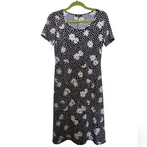 Mandee dress with daisy flower design